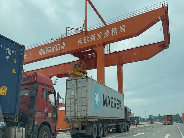 浙江杭州集装箱门式起重机厂家集装箱门式起重机性能出色